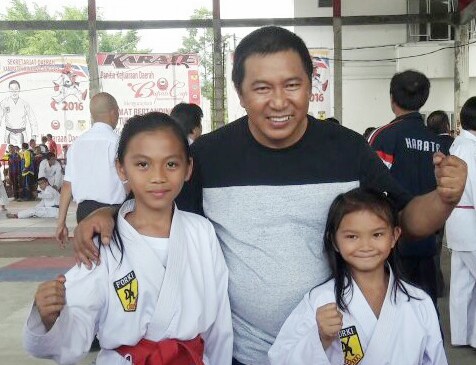 AURELIA TAMPI KARATEKA CILIK MINAHASA, JUARA KEJURDA BUPATI MITRA&nbsp;CUP
