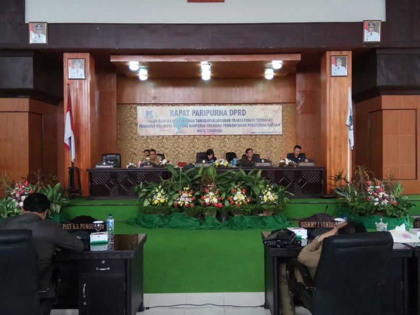 Seluruh Fraksi di DPRD Tomohon menerima serta menyetujui Ranperda tentang Program Pembentukan Peraturan&nbsp;Daerah