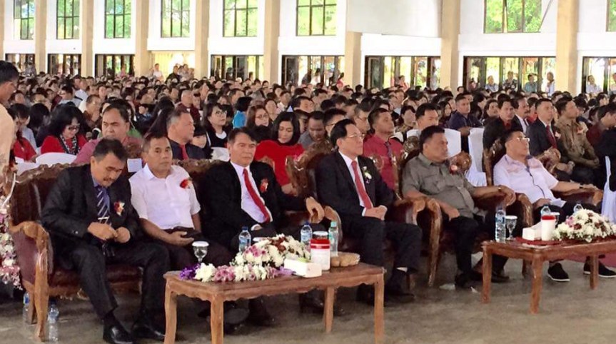 Bupati Mewoh Dampingi Gubernur Dondokambey   Hadiri Ibadah Syukur GMAHK Daerah Konfrens&nbsp;Minahasa