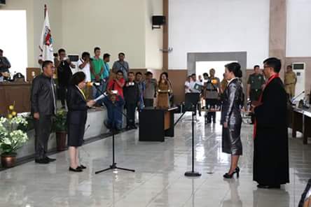 Paripurna-Istimewa-PAW-Vera-Mandagi-Resmi-Gantikan-Rosmery-Langi1