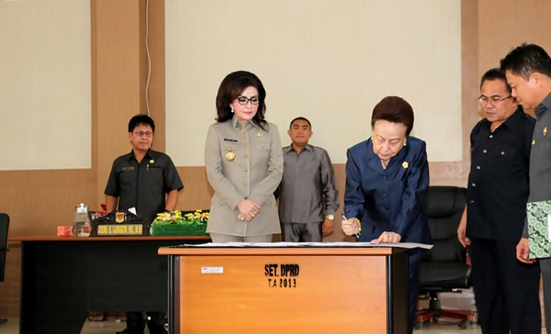 DRPD Minsel Gelar Rapat Paripurna Penyampaian Hasil Reses, Penetapan AKD dan Penyampaian LKPJ Kepala Daerah akhir TA 2018&nbsp;[Advertorial]