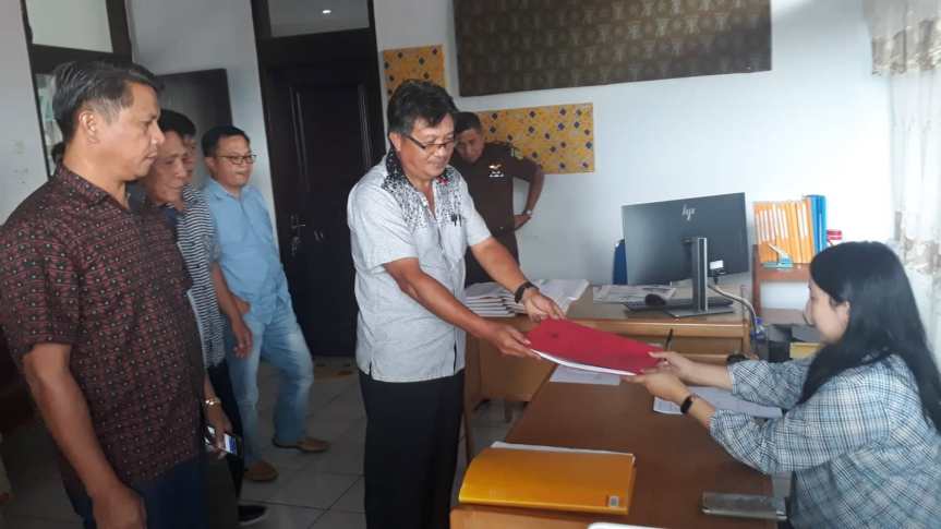 LAPORAN PENYELEWENAGN DANA DESA KEMBES SATU FOTO 2