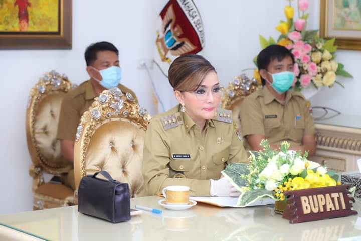 Serius Tangani Pencegahan Covid-19, Bupati CEP Ikuti Video Conference Bersama Sejumlah Menteri&nbsp;RI