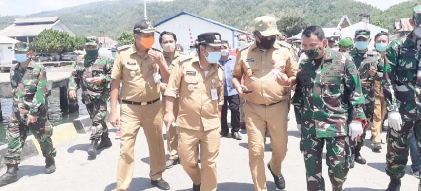 Disambut Bupati Sumendap, Gubernur OD Bersama Forkopimda Sulut Serahkan Bansos di&nbsp;Mitra