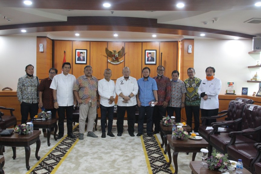 pengurus pwi pusat dan ketua dpd ri 2