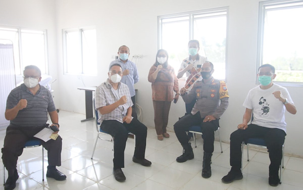 Jajaran Pimpinan Daerah dan Nakes Kota Tomohon Terima Vaksinasi Tahap ke –&nbsp;2