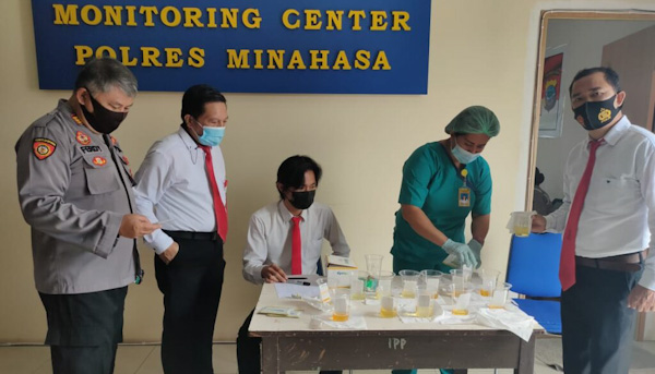 Antisipasi Penggunaan Barang Terlarang, Polres Minahasa Tes Urine Anggota&nbsp;Polisi