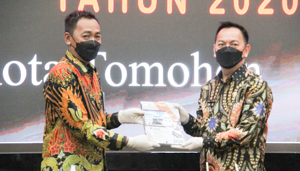 Serahkan LKPD Kota Tomohon, Wali Kota Senduk : Kiranya Pemkot Tomohon Dapat Pertahankan Dan Raih WTP Ke –&nbsp;8