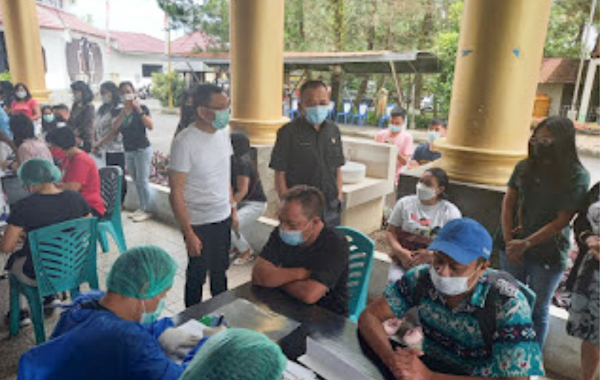 Wawali Lumentut Pantau Pelaksanaan Vaksin Tahap Ke 2 di DPRD Kota&nbsp;Tomohon