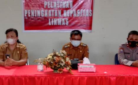 Camat Tenga Tekankan Kepada Parades Untuk Melayani Warga Bukan&nbsp;Dilayani