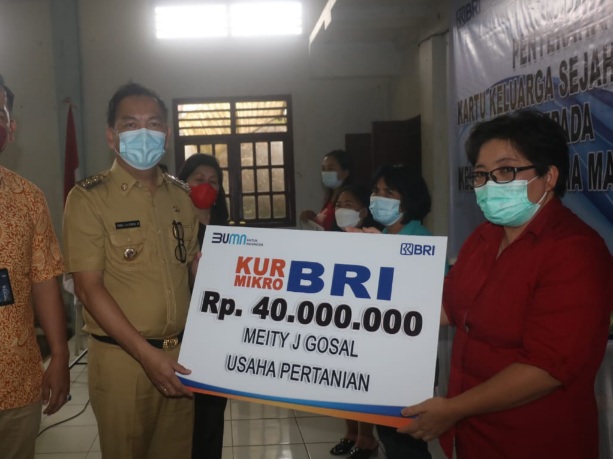 Peduli Masyarakat, BRI Serahkan Bansos Kepada Keluarga Penerima&nbsp;Manfaat