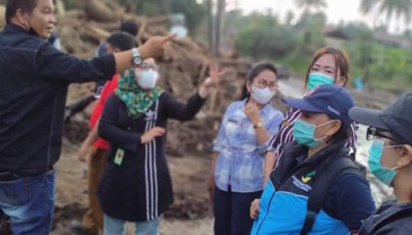 Kemensos Beri Santunan Bantuan bagi Korban Banjir Bandang&nbsp;Mitra