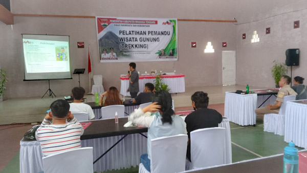 Tingkatkan Kualitas dan Profesionalitas, Puluhan Pemandu Wisata di Mitra Diberi&nbsp;Pelatihan