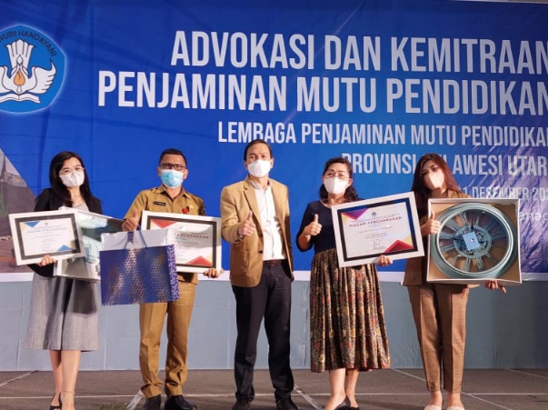 Pemkot Tomohon Raih Penghargaan Dari Kemendikbudristek