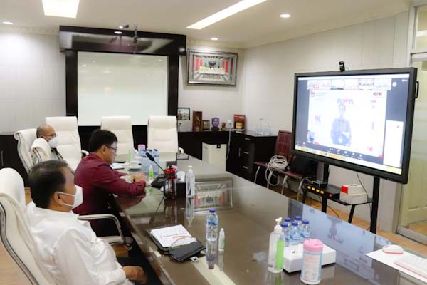 Bersama Presiden Jokowi, Wali Kota AA Peringati Hari Anti Korupsi Lewat&nbsp;Zoom