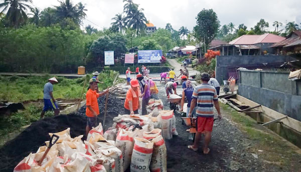 Tingkatkan Infrastruktur Desa Tumaluntung, Kuntua Mokalu Bangun Drainase dan Rabat&nbsp;Beton