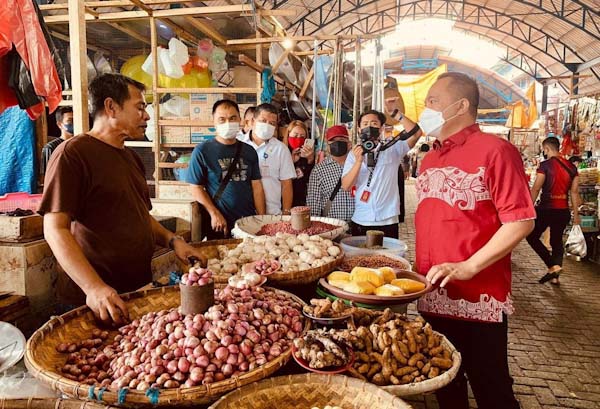 Pastikan Barito Aman, Wawali RS Turun Pasar Rakyat&nbsp;Pinasungkulan