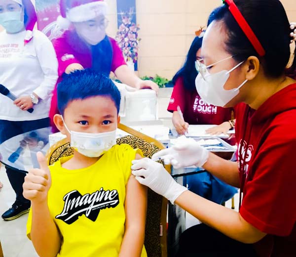 WHO Sebut Omicron Berbahaya, AA-RS Tak Lengah Ingatkan Warga Manado Agar Ikut&nbsp;Vaksinasi