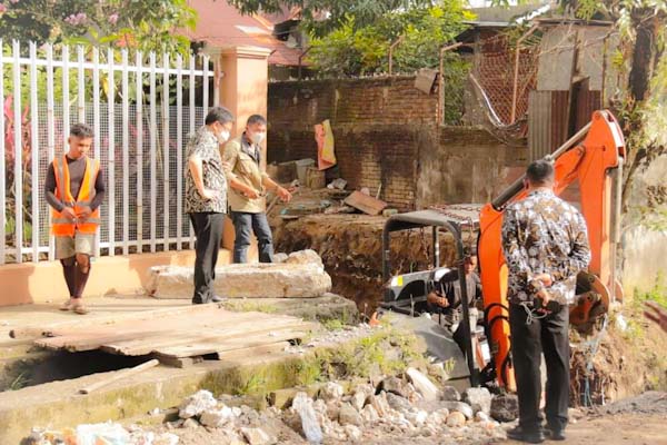 Lagi, Wali Kota Manado Cek Normalisasi Anak Sungai di&nbsp;Tuminting