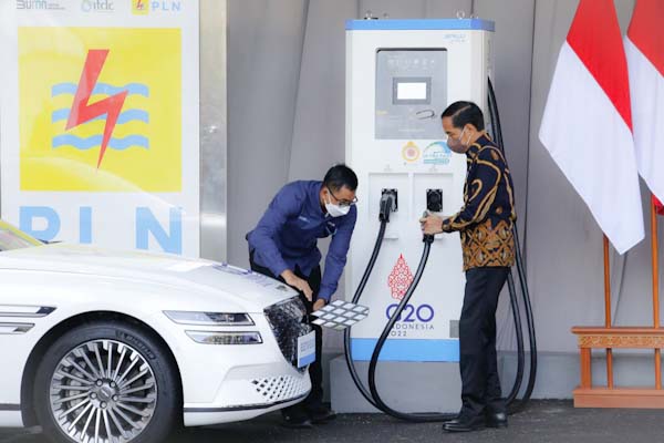 Resmikan SPKLU Ultra Fast Charging Pertama di RI, Presiden Jokowi Apresiasi Kesiapan PLN Dukung KTT&nbsp;G20