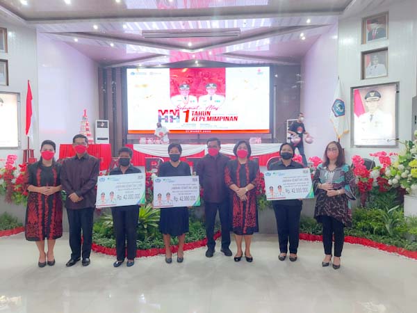 Wali Kota Bitung Serahkan Santunan Kematian BPJS Ketenagakerjaan, ke 3 Ahli&nbsp;Waris