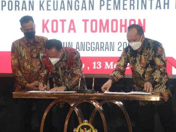 Setahun Memimpin, Caroll – Wenny Bawa Tomohon Raih WTP Ke –&nbsp;IX