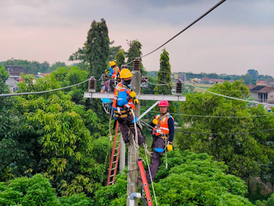 Hadapi Cuaca Ekstrem, Ini Imbauan PLN untuk Jaga Keselamatan&nbsp;Pelanggan