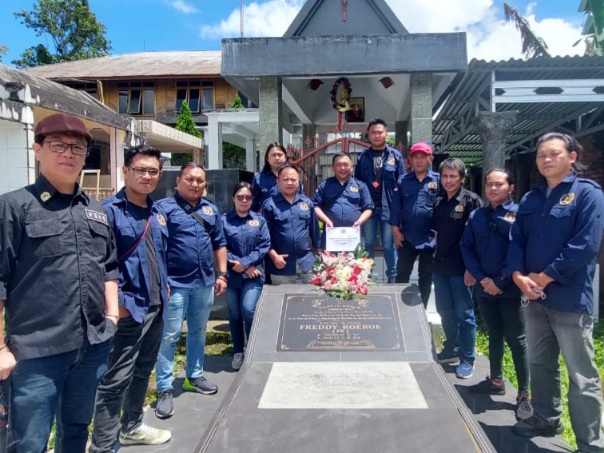 Momen HPN, PWI Tomohon Ziarah Makam Para&nbsp;Sesepuh
