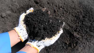 Semester I 2023, PLN Berhasil Kelola FABA Hingga 1,45 Juta Ton untuk Dimanfaatkan Masyarakat Jadi Material Batako hingga Tanggul&nbsp;Laut