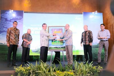 Hadiri Peluncuran Buku Karya Arcandra Tahar, Dirut PLN: “Sangat Strategis dan Mudah&nbsp;Dimengerti”