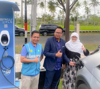 Dukung Green Tourism, PLN Hadirkan SPKLU Pertama di Kawasan Wisata&nbsp;Pangandaran