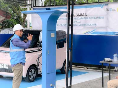 Bangun SPKLU di Manokwari, Langkah PLN Percepat Pertumbuhan Kendaraan Listrik di Indonesia&nbsp;Timur
