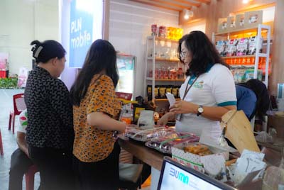 Hari Pertama Tomohon Expo 2023, Beragam Produk Binaan UMKM PLN Diserbu&nbsp;Pengunjung