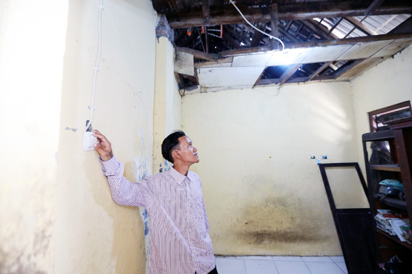 Hasil Donasi Pegawai PLN: 2.587 Rumah Warga Kurang Mampu Terpasang&nbsp;Listrik