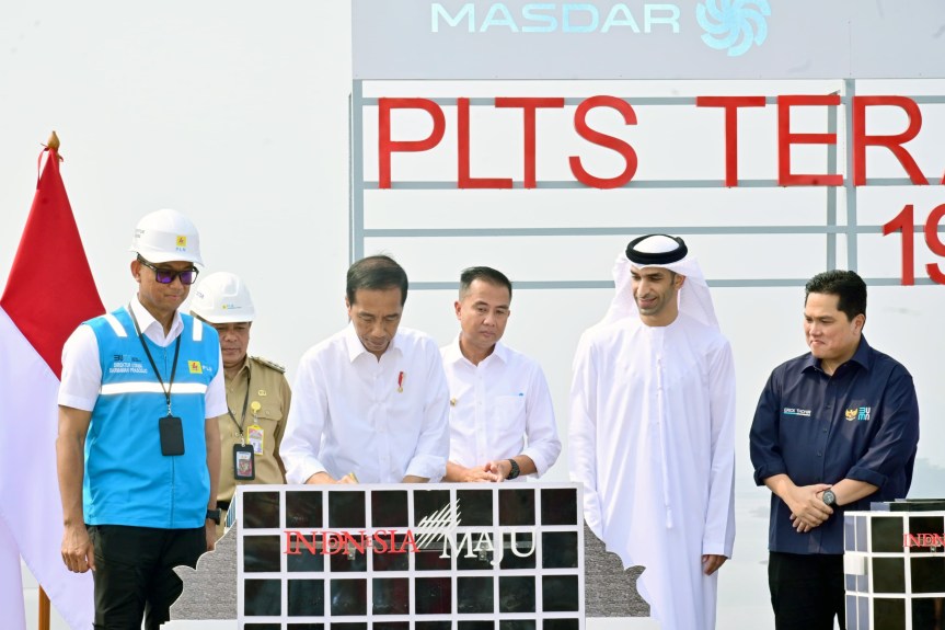 Resmikan PLTS Terapung Cirata, Presiden Jokowi: Teknologi Smart Grid PLN Bisa Mendorong Akses Listrik Bersih di&nbsp;Indonesia