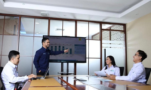 Transformasi PLN Sukses Tingkatkan Kapasitas SDM, Dirut Darmawan Dianugerahi Penghargaan&nbsp;Internasional