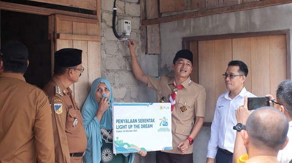 72 Warga di Tolitoli Nikmati Penyalaan Listrik Gratis Dari&nbsp;PLN