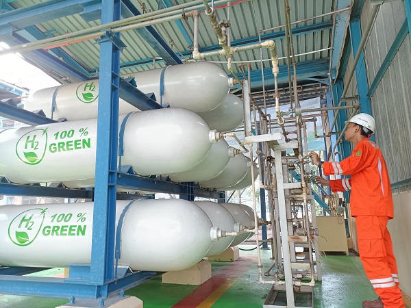 Inovasi PLN Hasilkan Green Hydrogen Dengan&nbsp;Cepat