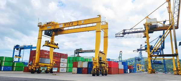 Gunakan Listrik PLN Untuk Crane, Pelindo Bitung: Biaya Operasional&nbsp;Turun