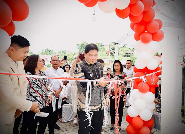 Bupati Kumendong Resmikan Kantor Desa Sawangan Kecamatan&nbsp;Kombi