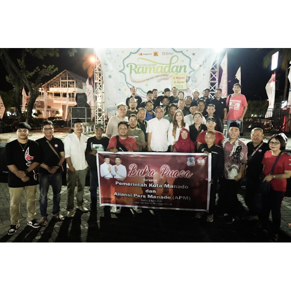 Wawali Richard Sualang, Ketua TP-PKK Kota Manado dan Sekkot Micler Lakat Buka Puasa Bersama Jurnalis Muslim&nbsp;APM