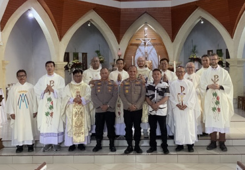 Jalankan Program Kapolri, Kapolres Sophian Ikuti Kegiatan Minggu Kasih Di Gereja Katolik&nbsp;Langowan