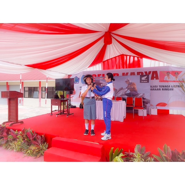 Honda Edukasi Keselamatan Berkendara kepada Pelajar SMK N 1&nbsp;Tomohon
