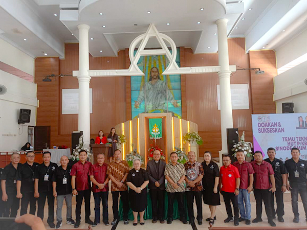 Pjs Wali Kota Clay Dondokambey di Temu Teknis HUT PKB GMIM ke-62 di GMIM Yudea Paal 2 : Mari Bersatu Melayani&nbsp;Tuhan