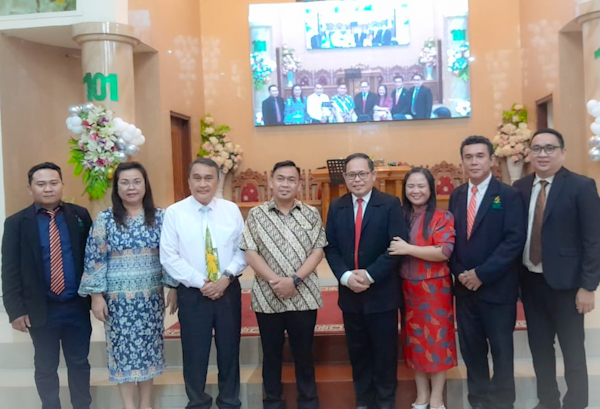 Festival Pujian Rohani, Pjs Wali Kota Clay Dondokambey Hadiri Perayaan 101 Tahun GMAHK Jemaat&nbsp;Tikala