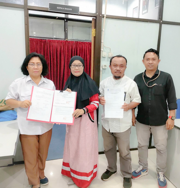 Terima Bantuan Dari Pemkot Manado, Jamaah Masjid Jami Miftahul Jannah Ternate Baru : Terimakasih Sebesar-besarnya Kepada Wali Kota Andrei Angouw dan Wakil Wali Kota dr Richard&nbsp;Sualang