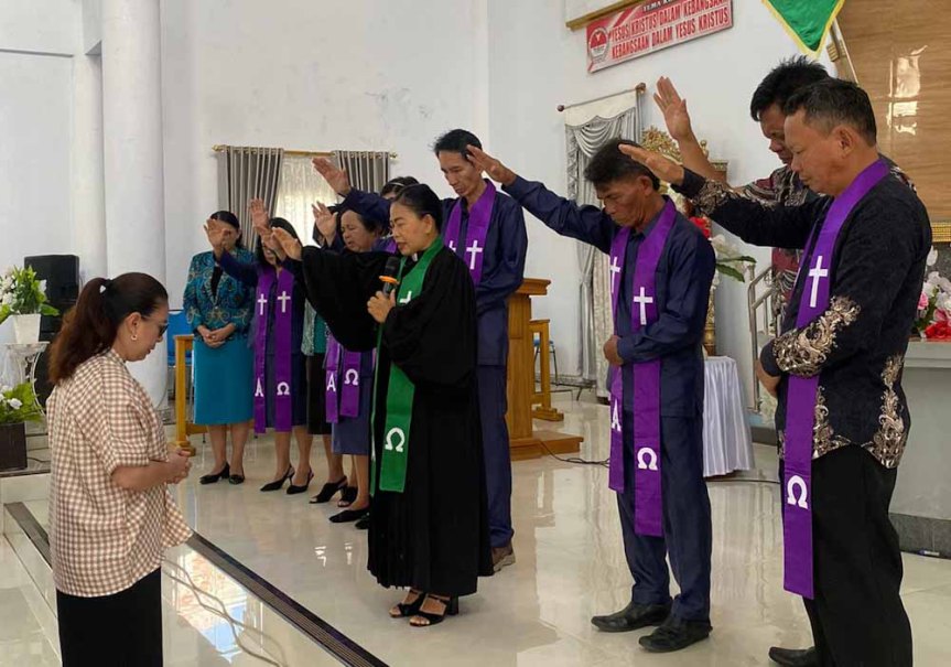 Dukungan Doa Dari Jemaat KGPM Sidang Getsemani Tompaso Mengalir Untuk Vanda Sarundajang Sebagai Calon Wakil Bupati&nbsp;Minahasa