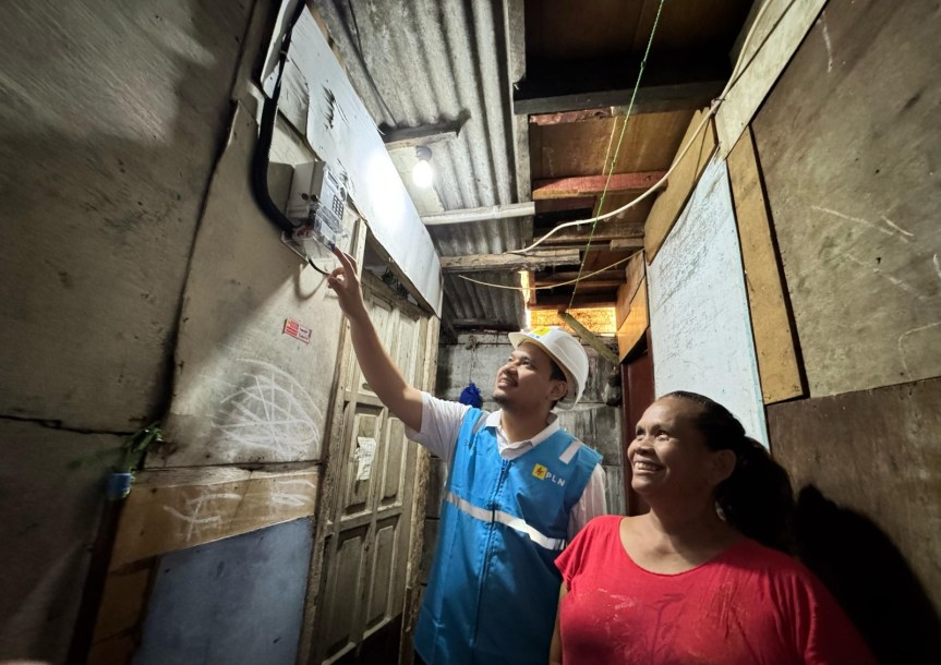 Bulan Ramadan, Donasi Pegawai PLN Beri Sambungan Listrik Gratis Bagi 2.597 Keluarga&nbsp;Prasejahtera