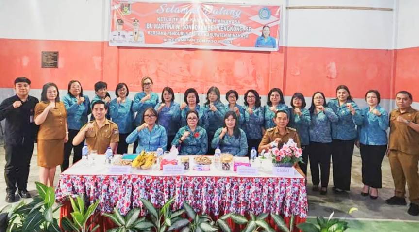 Pentingnya Peran PKK, Ketua TP-PKK Minahasa Martina Lengkong Kunjungi Tiga&nbsp;Kecamatan