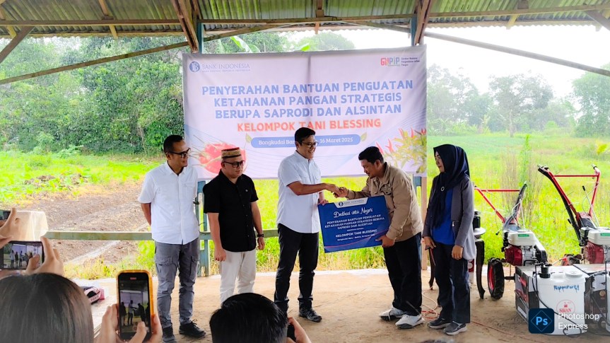 Sebagai Penguatan Ketahanan Pangan Bagi Kelompok Tani di Boltim, BI Beri Bantuan Bibit Cabe dan Saran Produksi&nbsp;Pertanian